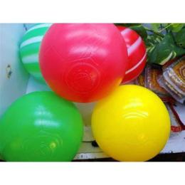 tính năng nổi bật bóng nhựa đá bóng